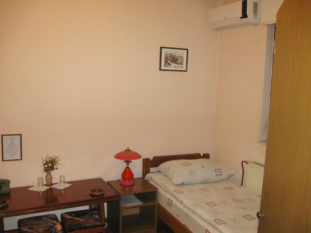 Amfora Rooms Caribrod Dimitrovgrad Room photo
